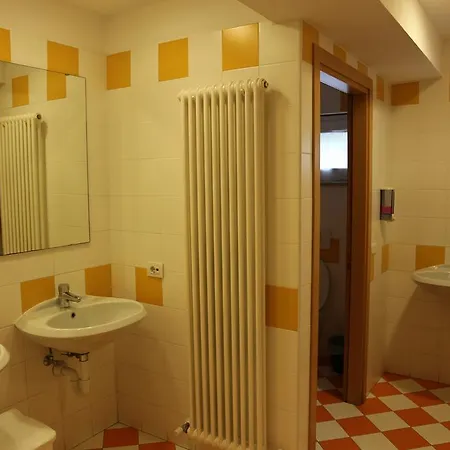 Della Gioventu Benacus Hostel